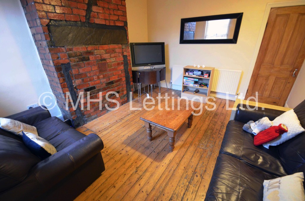 Photo of 4 Bedroom Mid Terraced House in 5 Grimthorpe Street, Leeds, LS6 3JU