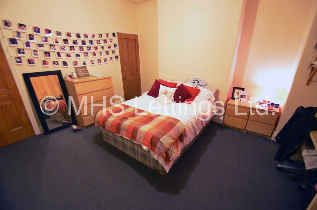 Photo of 4 Bedroom Mid Terraced House in 5 Grimthorpe Street, Leeds, LS6 3JU