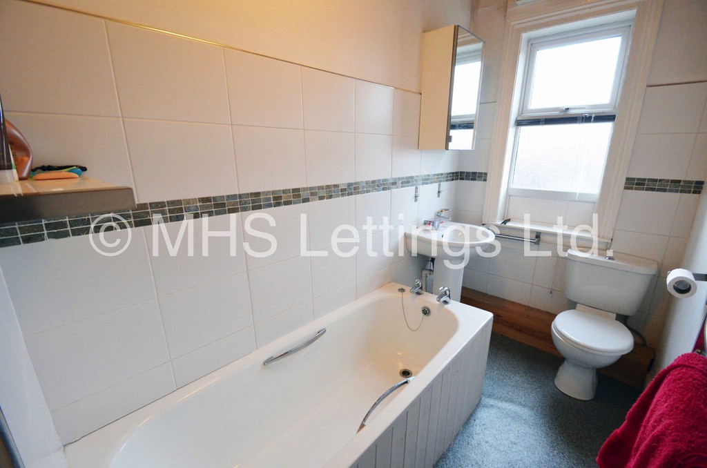 Photo of 4 Bedroom Mid Terraced House in 5 Grimthorpe Street, Leeds, LS6 3JU