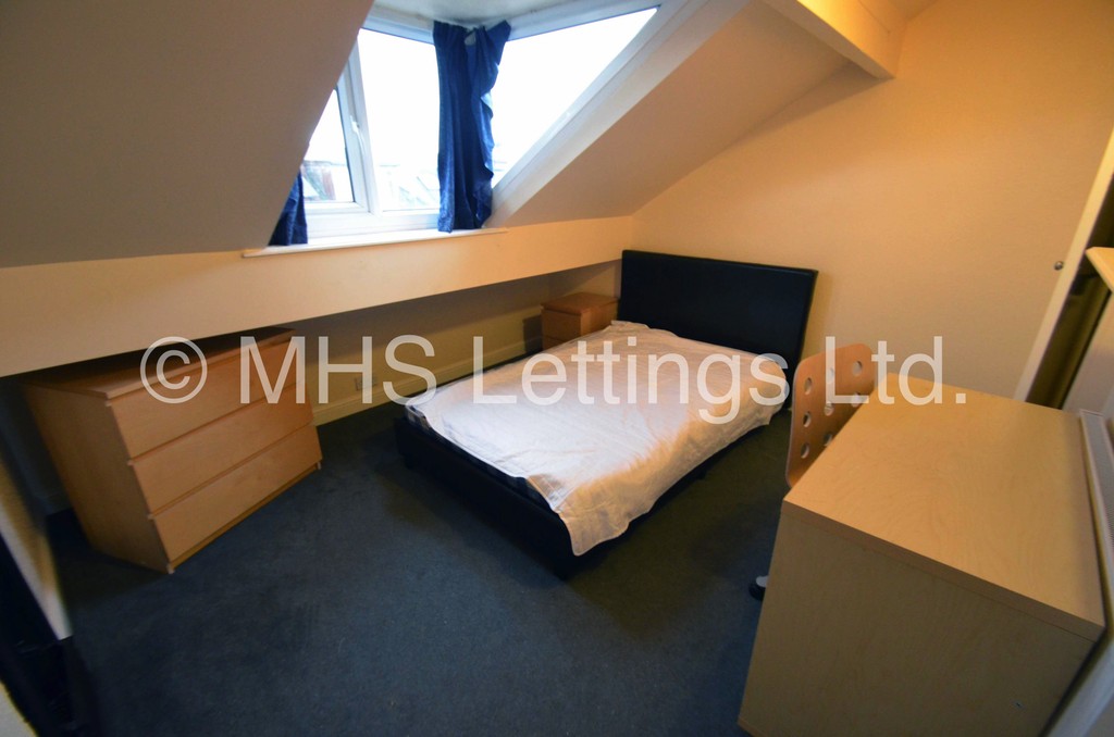 Photo of 4 Bedroom Mid Terraced House in 5 Grimthorpe Street, Leeds, LS6 3JU