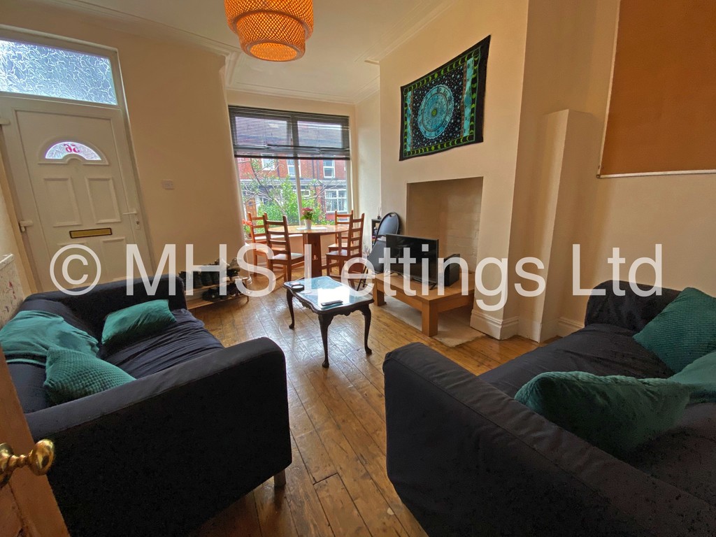 Photo of 3 Bedroom Mid Terraced House in 56 Beechwood View, Leeds, LS4 2LP