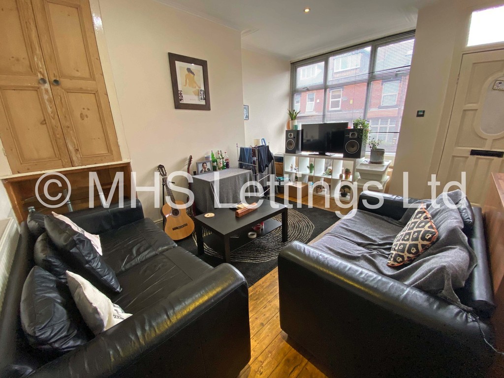 Photo of 3 Bedroom Mid Terraced House in 5 Lumley Avenue, Leeds, LS4 2LR