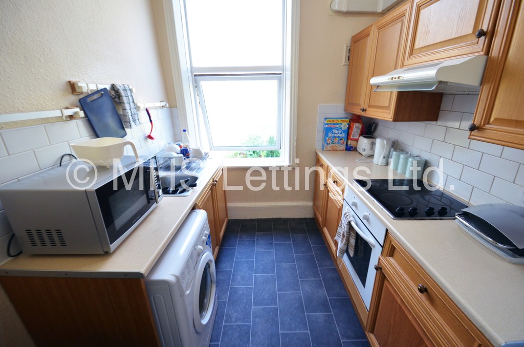 Photo of 12 Bedroom Semi-Detached House in The Mansion, Grosvenor Road, LS6 2DZ