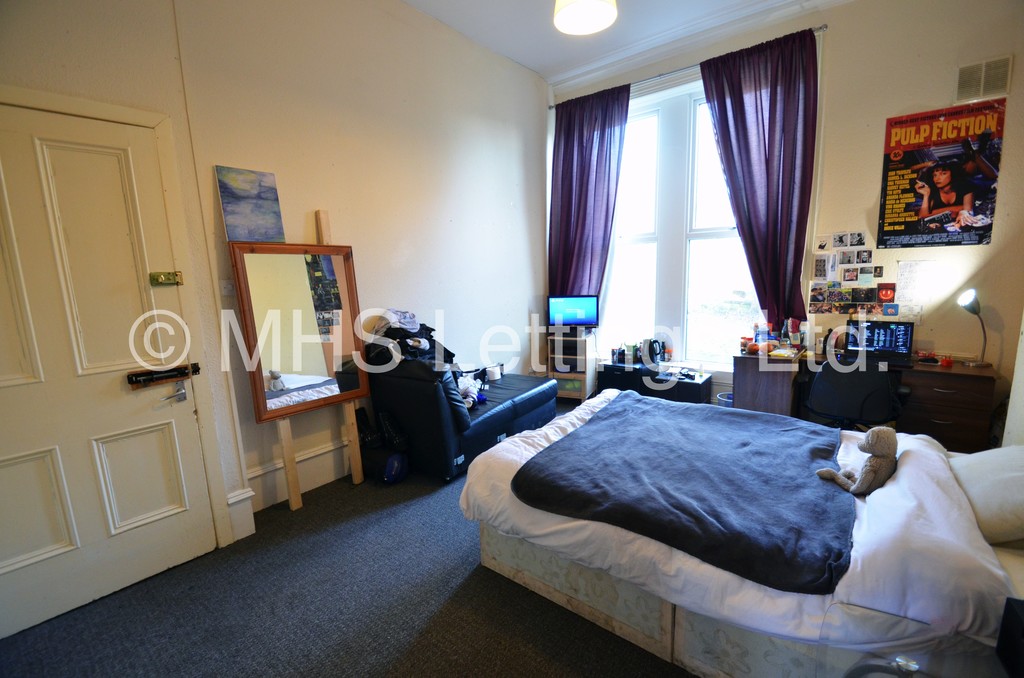 Photo of 12 Bedroom Semi-Detached House in The Mansion, Grosvenor Road, LS6 2DZ