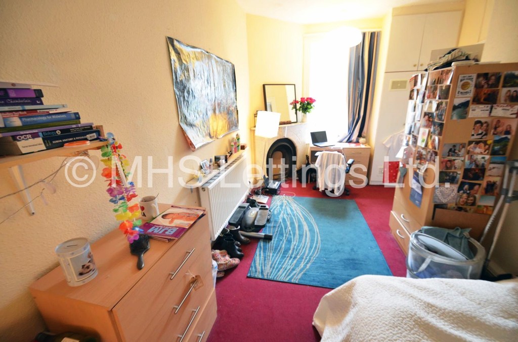Photo of 12 Bedroom Semi-Detached House in The Mansion, Grosvenor Road, LS6 2DZ