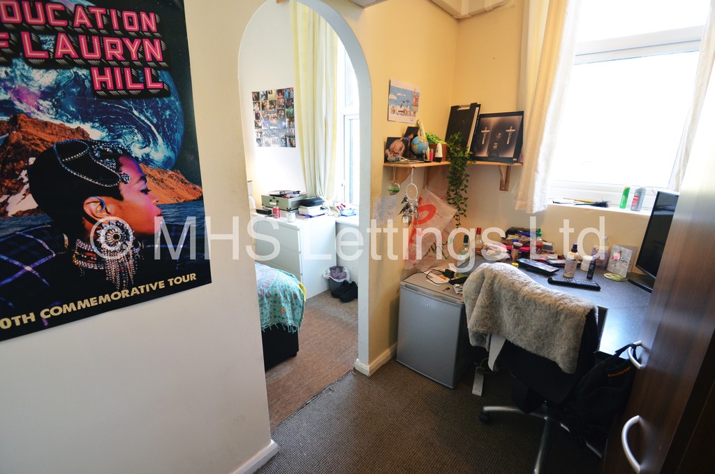 Photo of 12 Bedroom Semi-Detached House in The Mansion, Grosvenor Road, LS6 2DZ