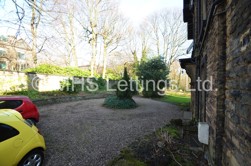 Photo of 12 Bedroom Semi-Detached House in The Mansion, Grosvenor Road, LS6 2DZ