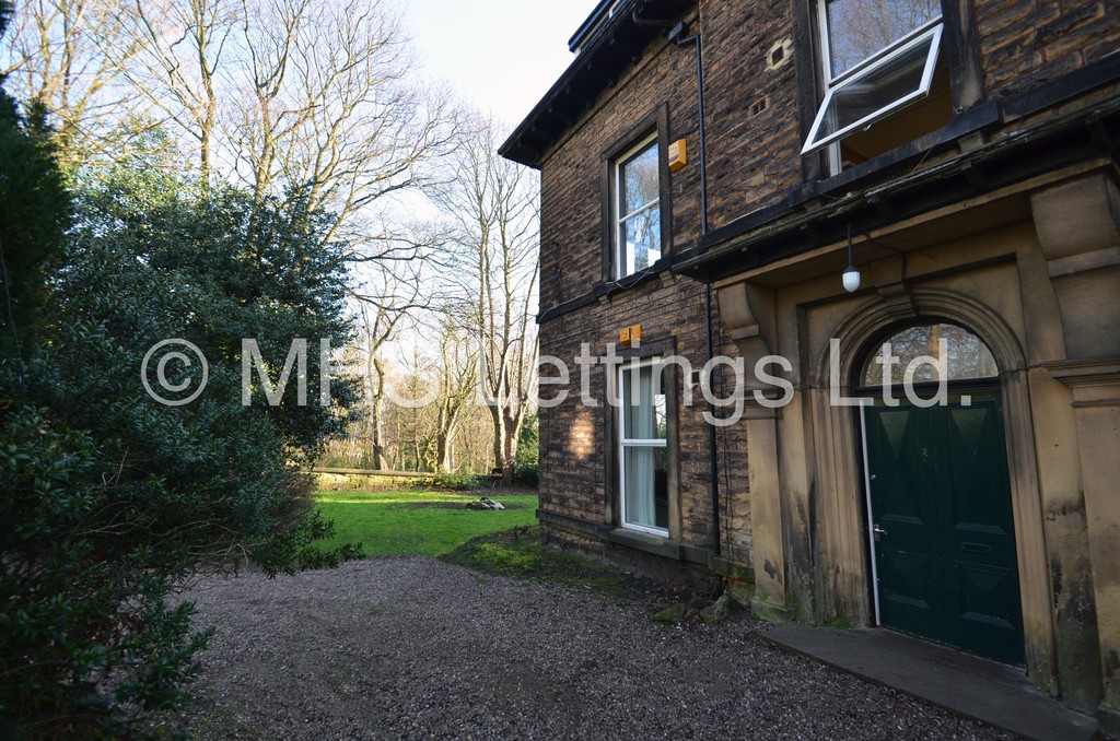 Photo of 12 Bedroom Semi-Detached House in The Mansion, Grosvenor Road, LS6 2DZ