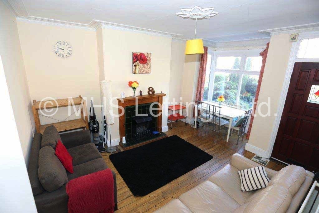 Photo of 3 Bedroom Mid Terraced House in 13 St. Anns Mount, Leeds, LS4 2PH