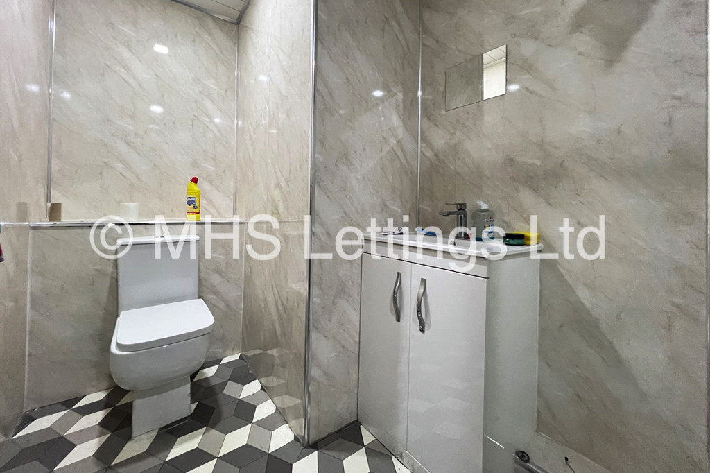 Photo of 3 Bedroom Apartment in Flat 3, 2 St John's Terrace, Leeds, LS3 1DY