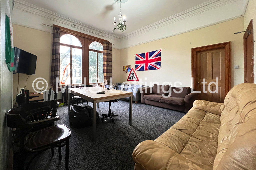 Photo of 3 Bedroom Apartment in Flat 3, 2 St John's Terrace, Leeds, LS3 1DY