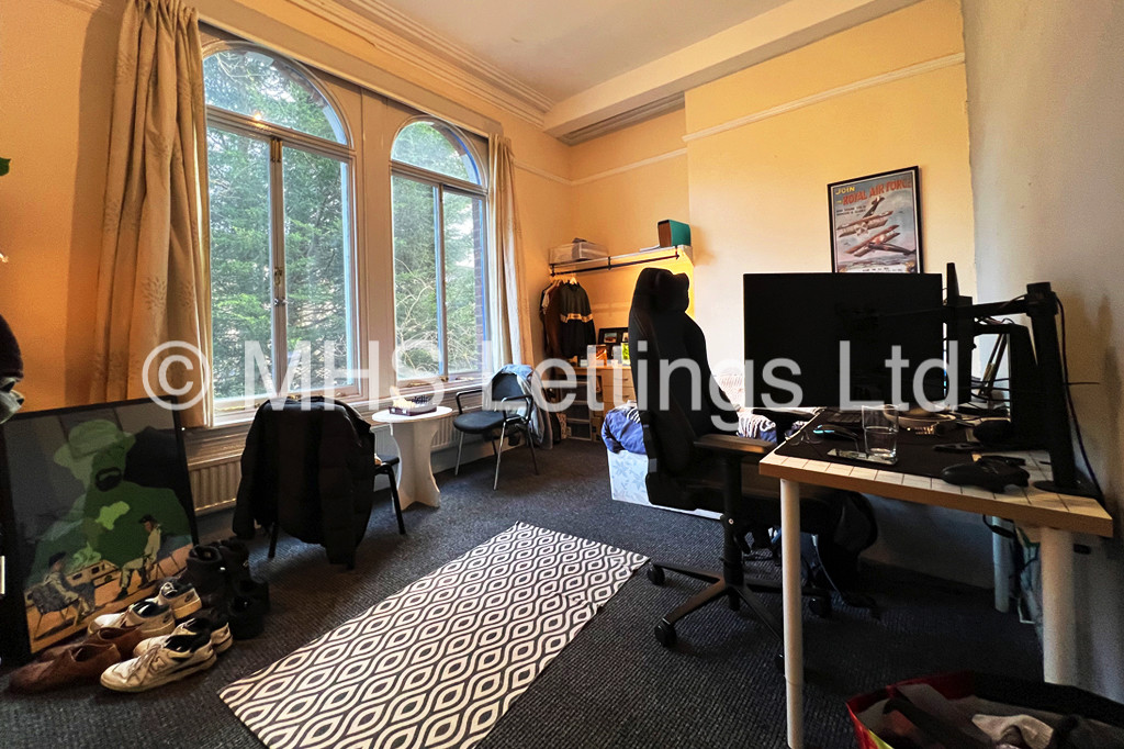 Photo of 3 Bedroom Apartment in Flat 3, 2 St John's Terrace, Leeds, LS3 1DY