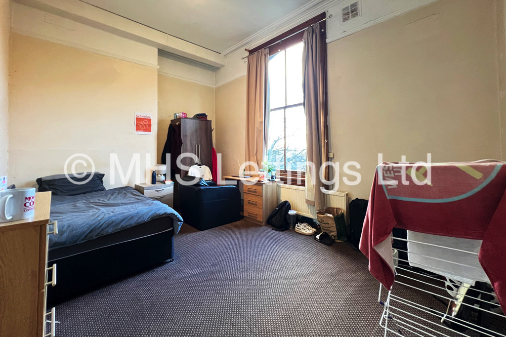 Photo of 3 Bedroom Apartment in Flat 3, 2 St John's Terrace, Leeds, LS3 1DY