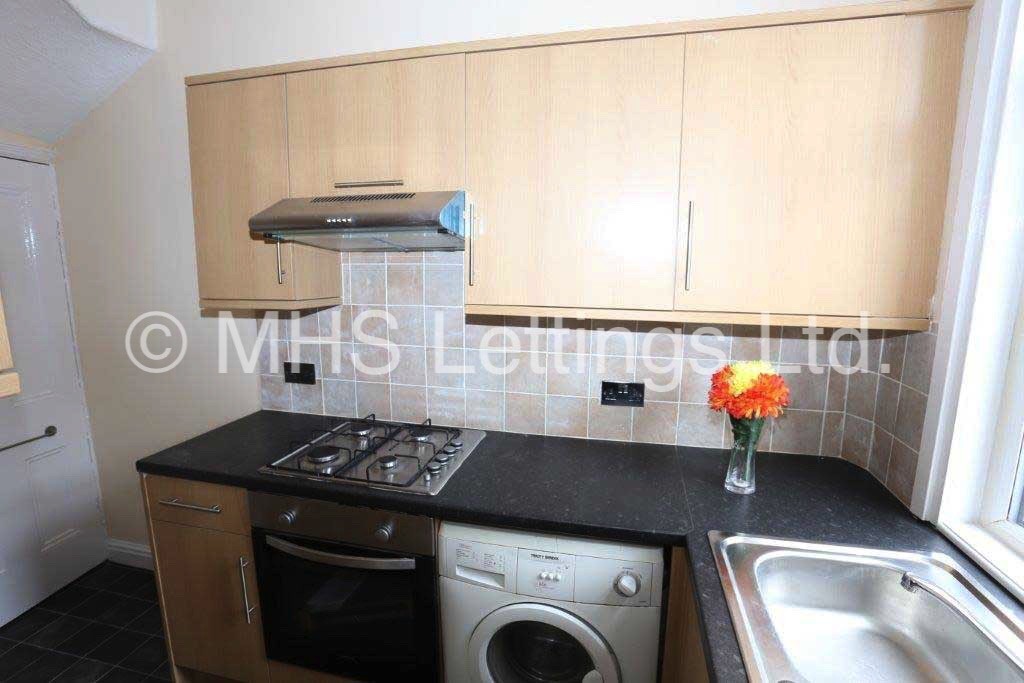 Photo of 2 Bedroom Mid Terraced House in 7 Vicarage Terrace, Leeds, LS5 3HL