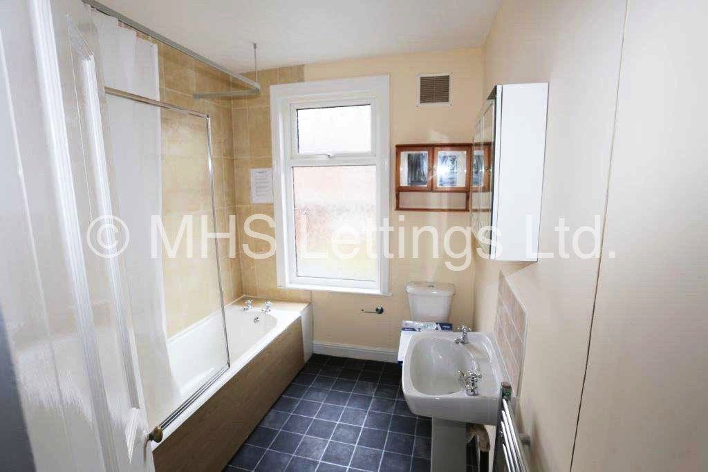 Photo of 2 Bedroom Mid Terraced House in 7 Vicarage Terrace, Leeds, LS5 3HL
