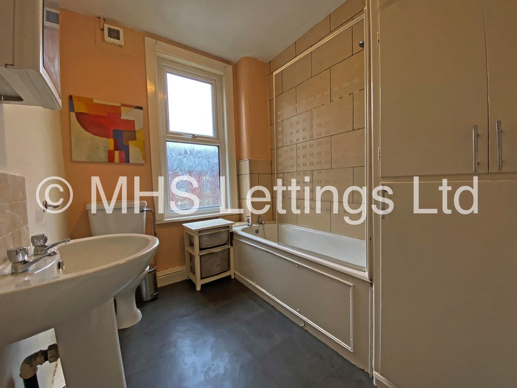 Photo of 2 Bedroom Mid Terraced House in 7 Martin Terrace, Leeds, LS4 2JY