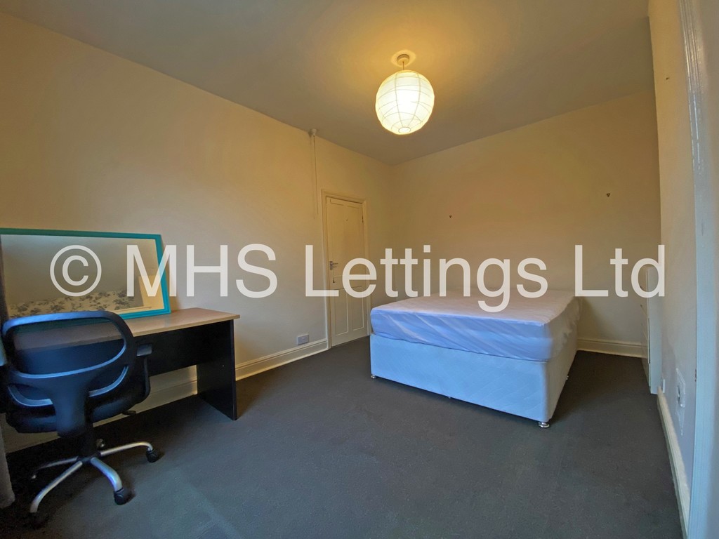 Photo of 2 Bedroom Mid Terraced House in 7 Martin Terrace, Leeds, LS4 2JY