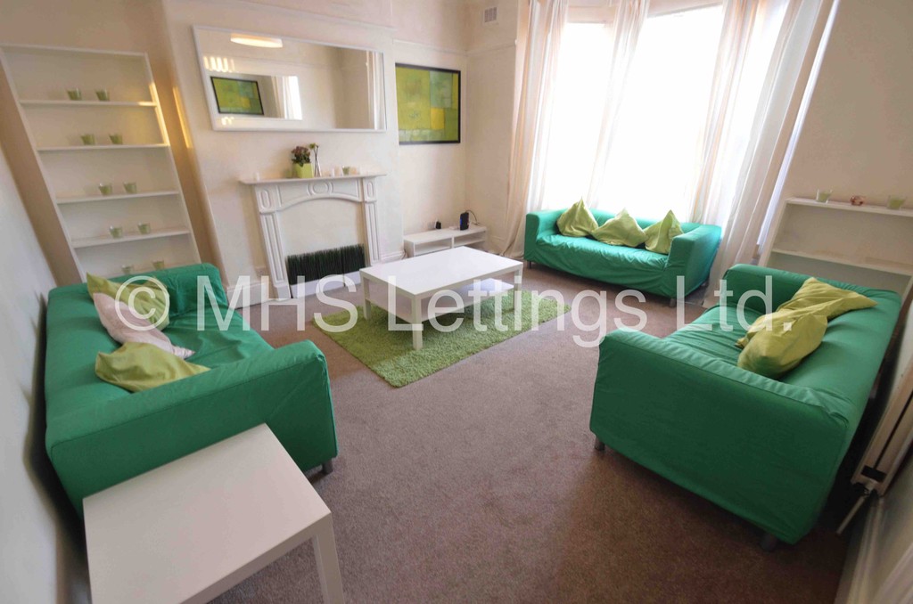 Photo of 8 Bedroom Mid Terraced House in 26 Consort Terrace, Leeds, LS3 1ET