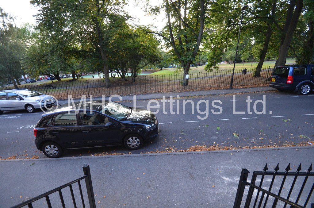 Photo of 10 Bedroom Mid Terraced House in 16 Hanover Square, Leeds, LS3 1AP