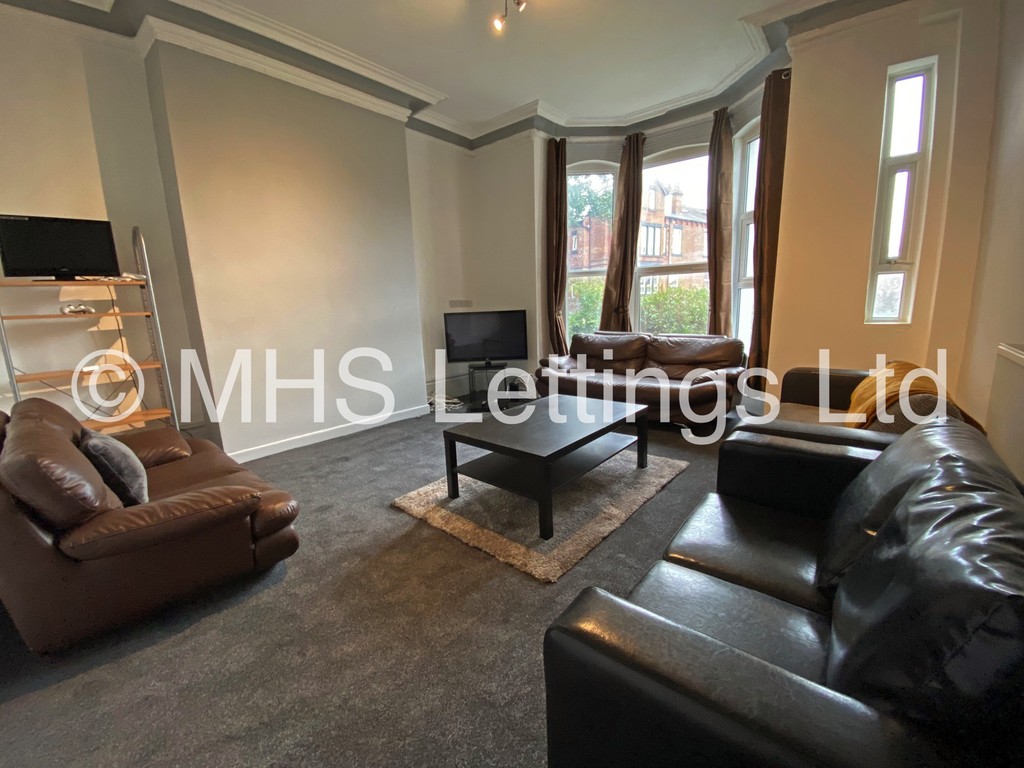 Photo of 8 Bedroom Mid Terraced House in 28 Brudenell Road, Leeds, LS6 1BD