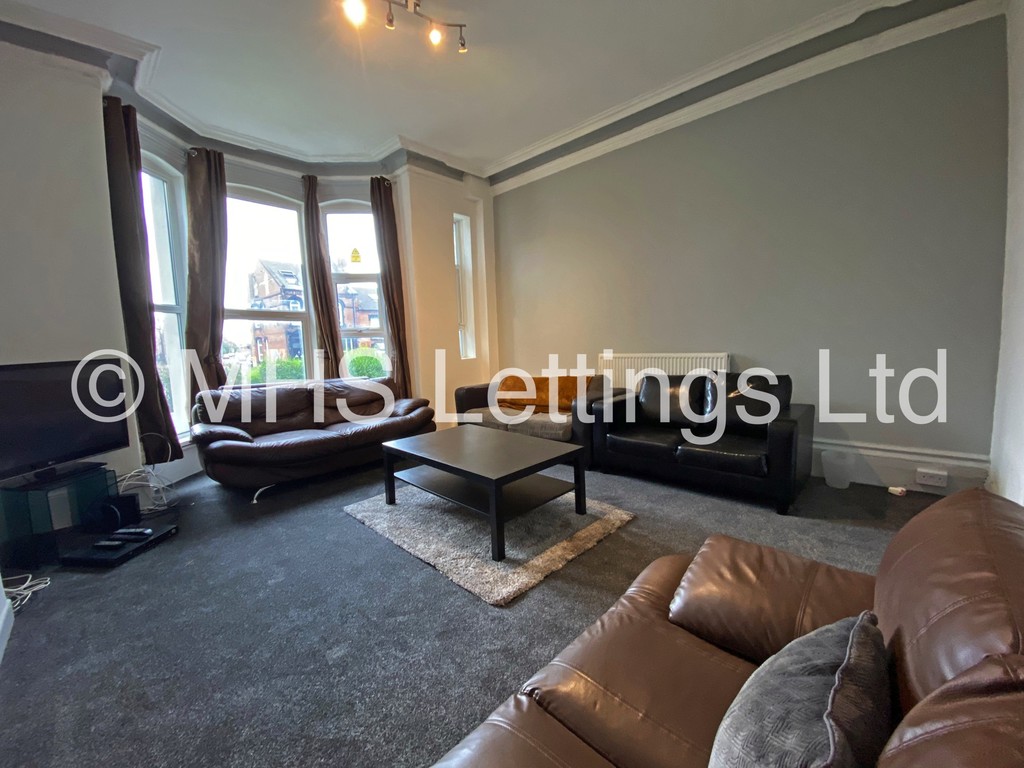 Photo of 8 Bedroom Mid Terraced House in 28 Brudenell Road, Leeds, LS6 1BD