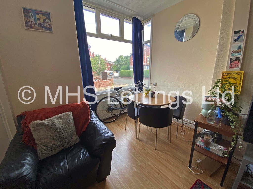 Photo of 4 Bedroom Mid Terraced House in 3 Lumley Avenue, Leeds, LS4 2LR