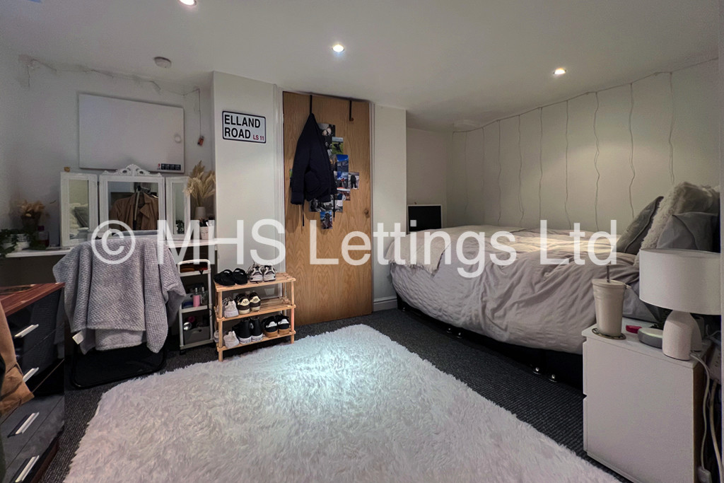 Photo of 3 Bedroom Mid Terraced House in 14 Autumn Street, Leeds, LS6 1RH