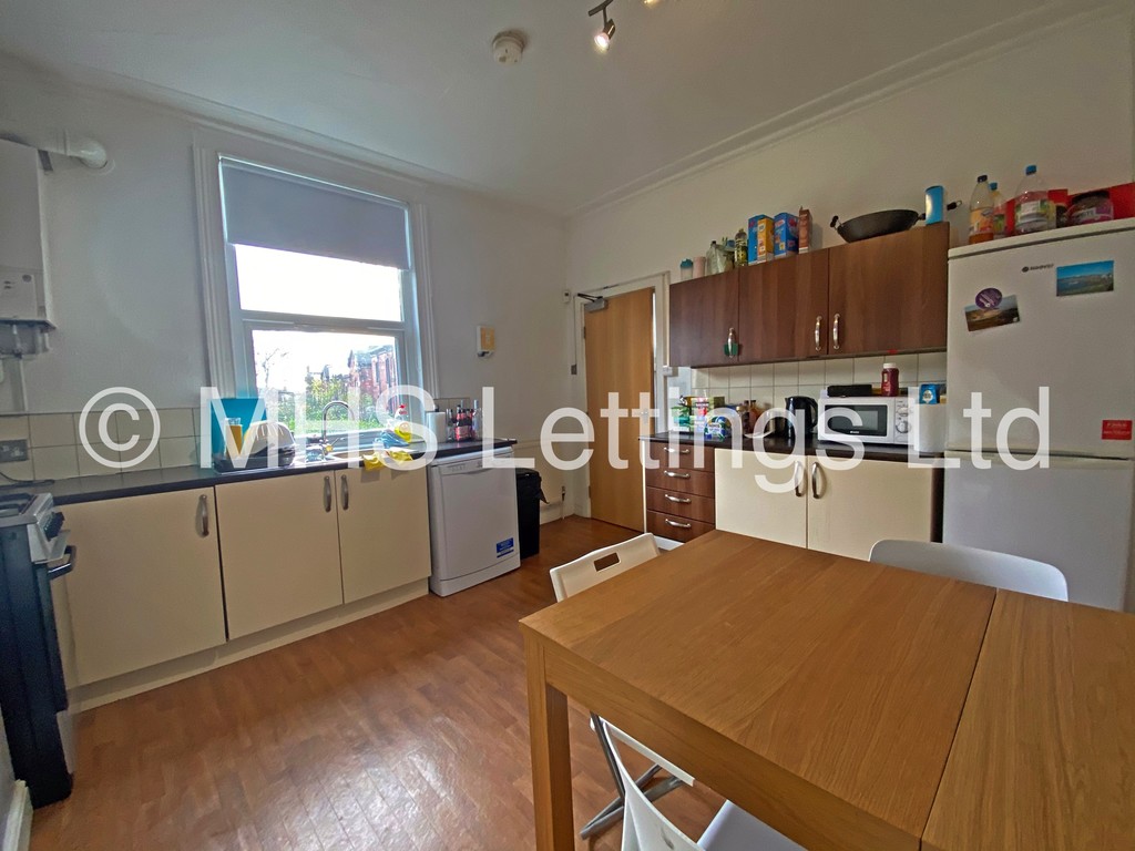 Photo of 4 Bedroom End Terraced House in 23 Granby Terrace, Leeds, LS6 3BB