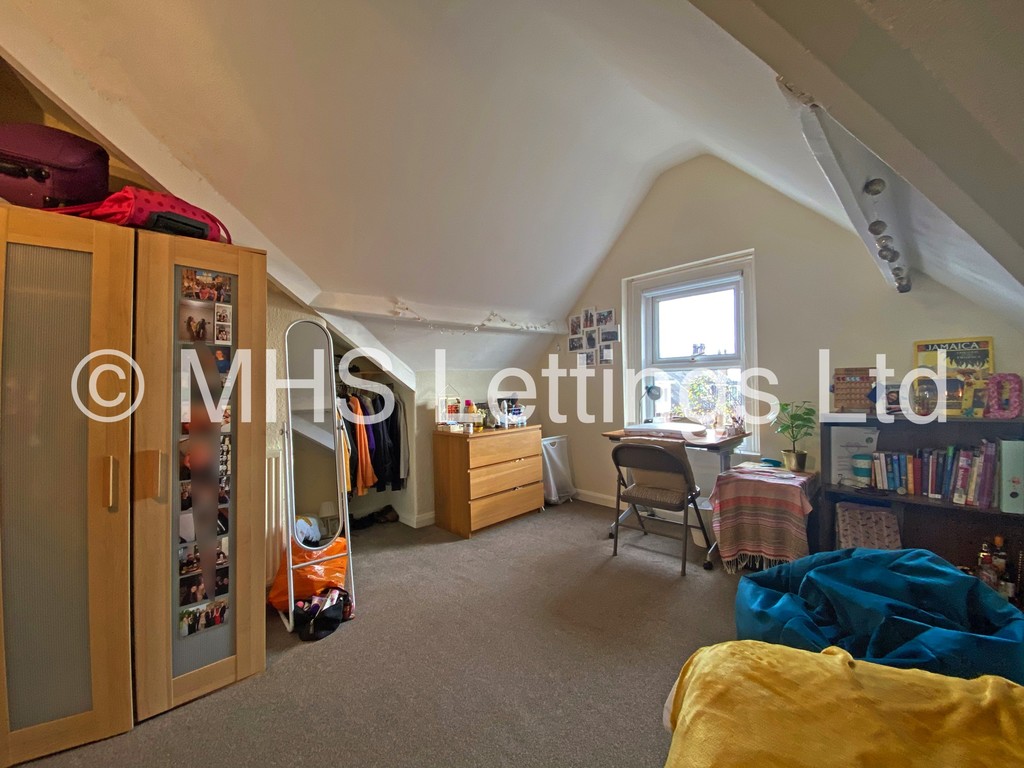 Photo of 4 Bedroom End Terraced House in 23 Granby Terrace, Leeds, LS6 3BB