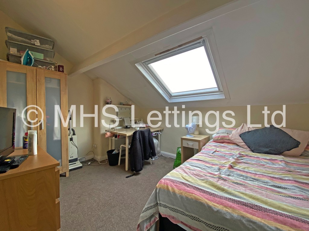 Photo of 4 Bedroom End Terraced House in 23 Granby Terrace, Leeds, LS6 3BB