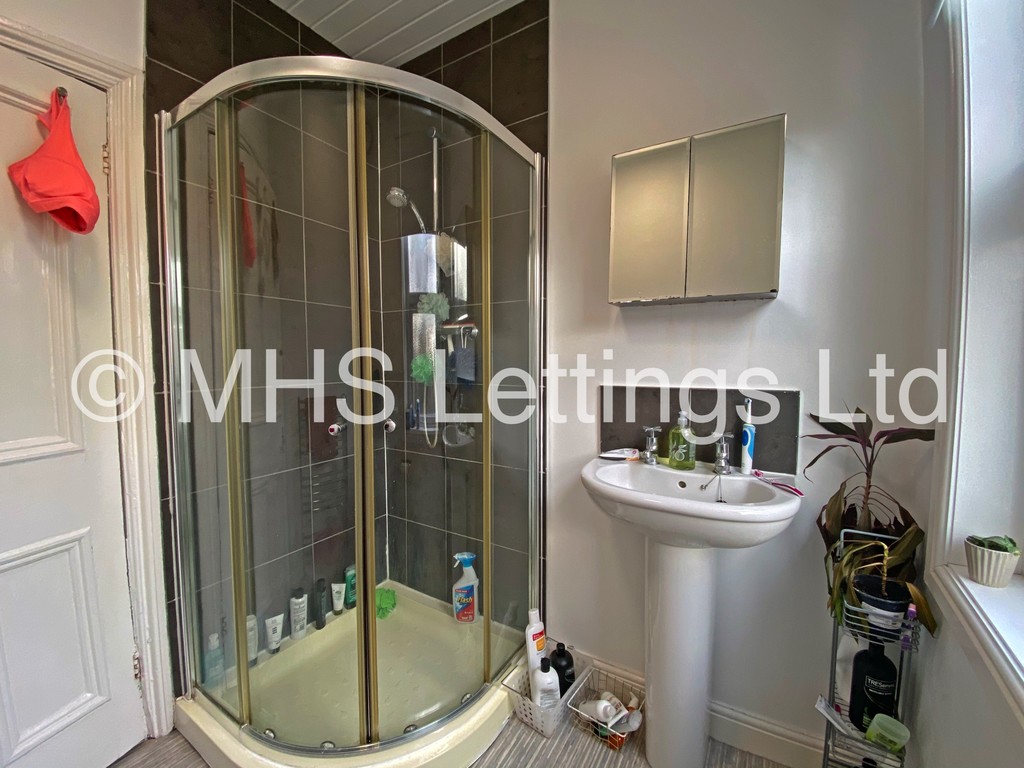 Photo of 4 Bedroom End Terraced House in 23 Granby Terrace, Leeds, LS6 3BB