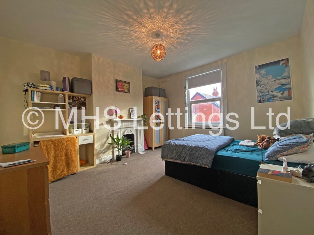 Photo of 4 Bedroom End Terraced House in 23 Granby Terrace, Leeds, LS6 3BB