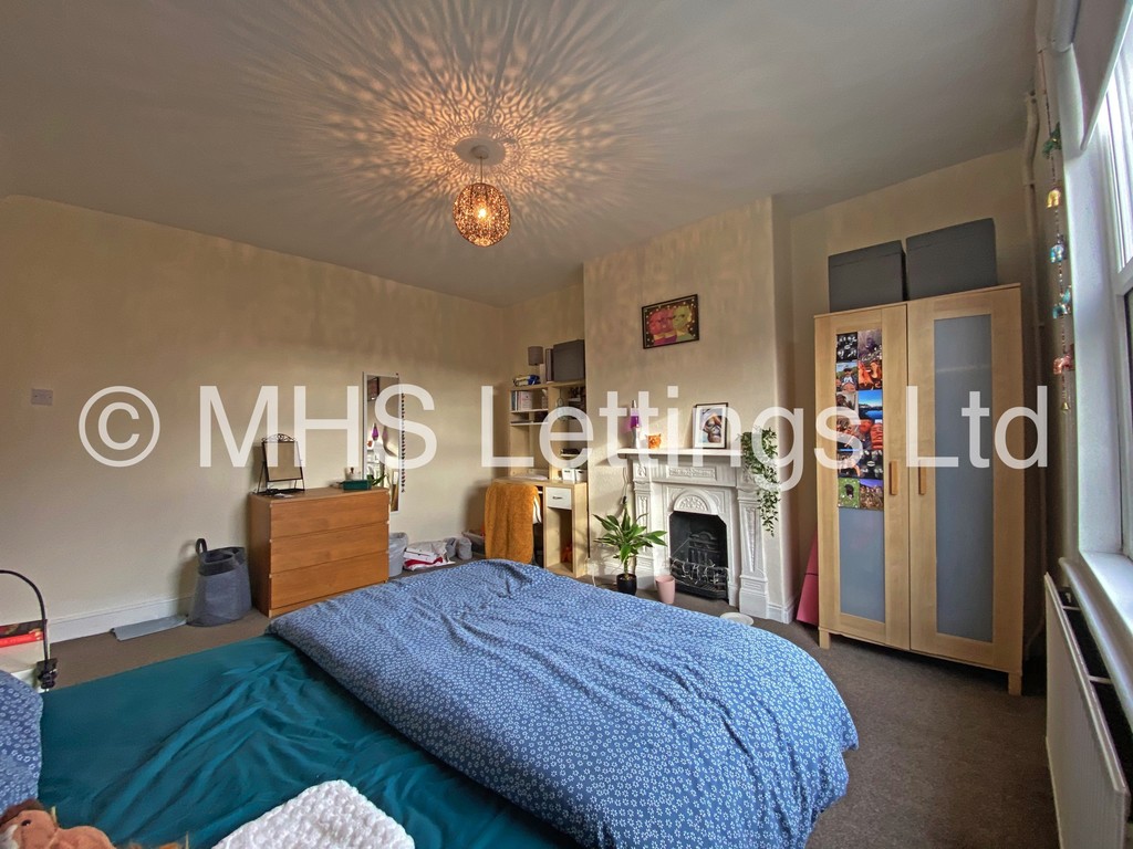 Photo of 4 Bedroom End Terraced House in 23 Granby Terrace, Leeds, LS6 3BB