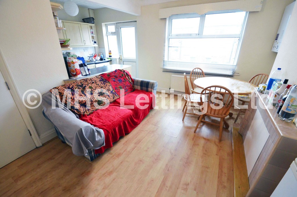 Photo of 3 Bedroom Mid Terraced House in 6 Mayville Avenue, Leeds, LS6 1NQ