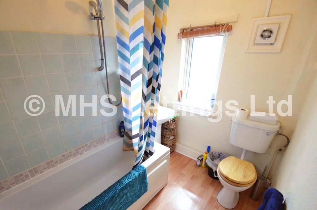 Photo of 3 Bedroom Mid Terraced House in 6 Mayville Avenue, Leeds, LS6 1NQ
