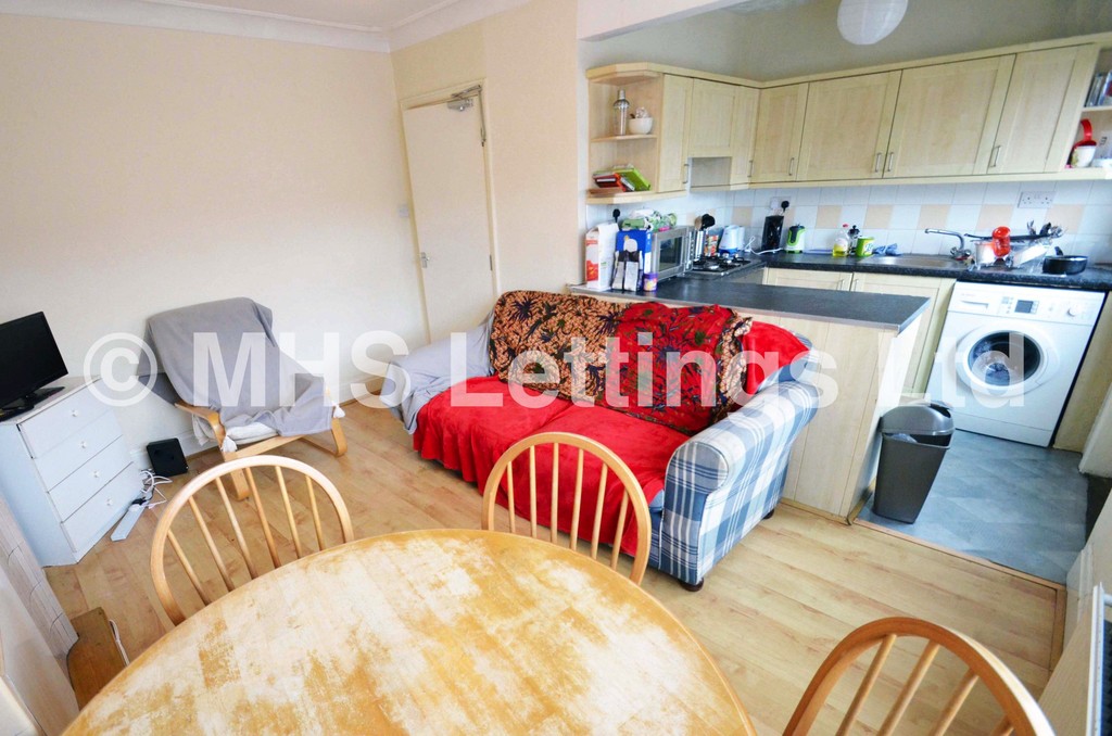 Photo of 3 Bedroom Mid Terraced House in 6 Mayville Avenue, Leeds, LS6 1NQ