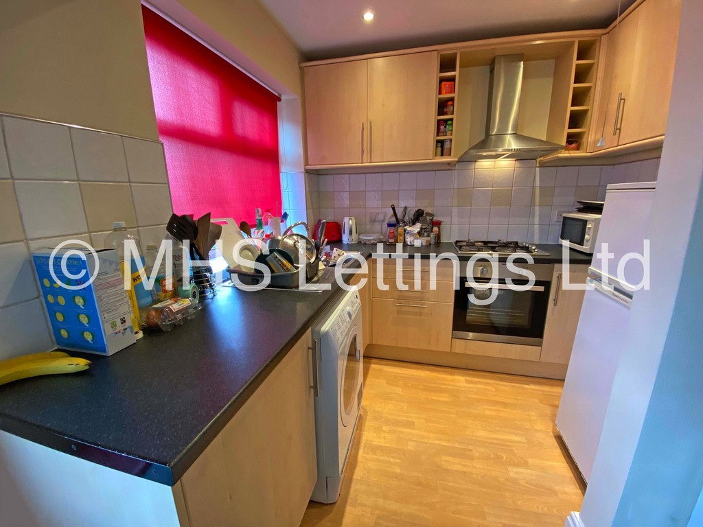 Photo of 3 Bedroom Mid Terraced House in 4 Mayville Avenue, Leeds, LS6 1NQ