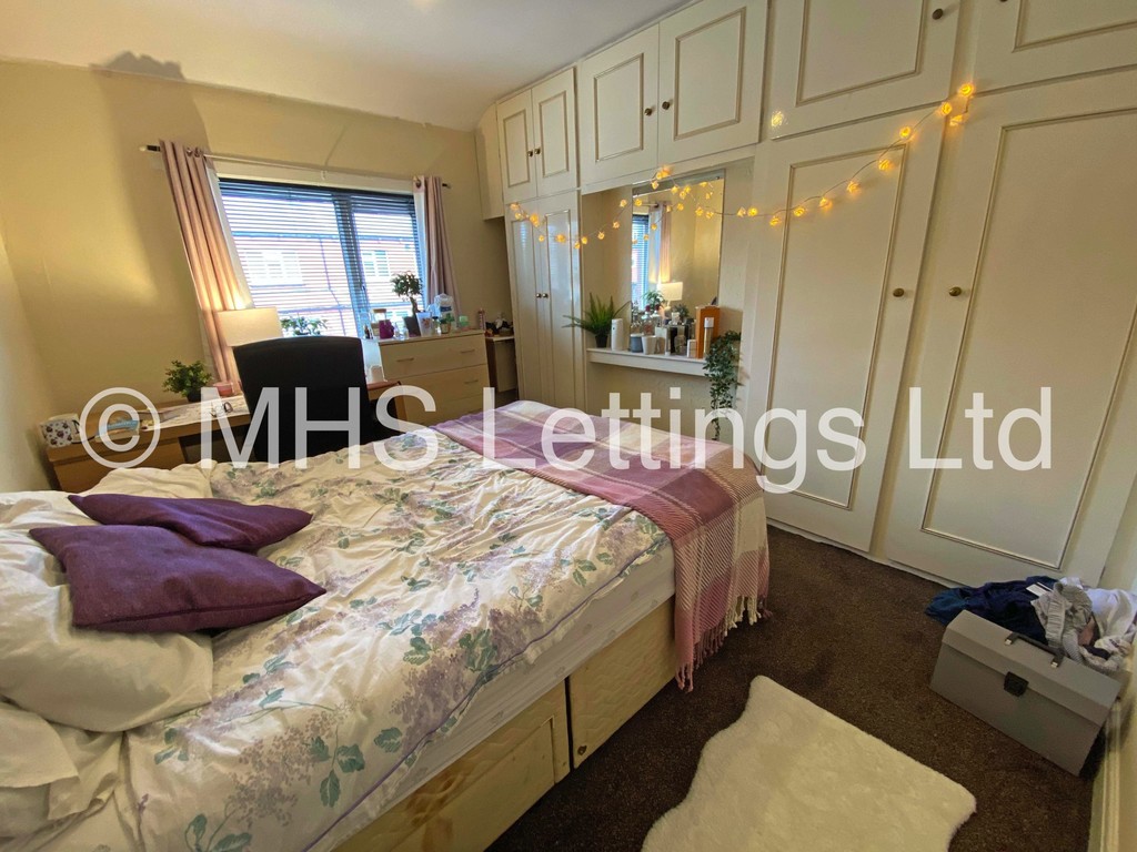 Photo of 3 Bedroom Mid Terraced House in 4 Mayville Avenue, Leeds, LS6 1NQ
