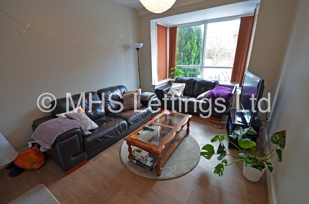 Photo of 3 Bedroom Mid Terraced House in 26 Mayville Road, Leeds, LS6 1NF