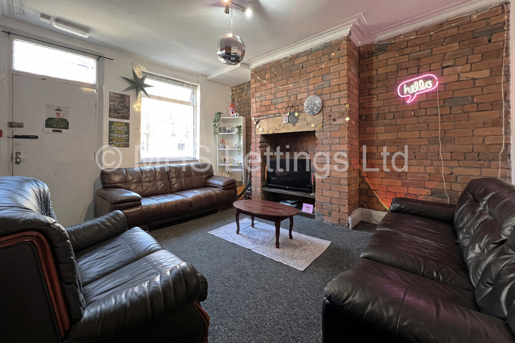 32 Hessle Avenue, Leeds, LS6 1EF