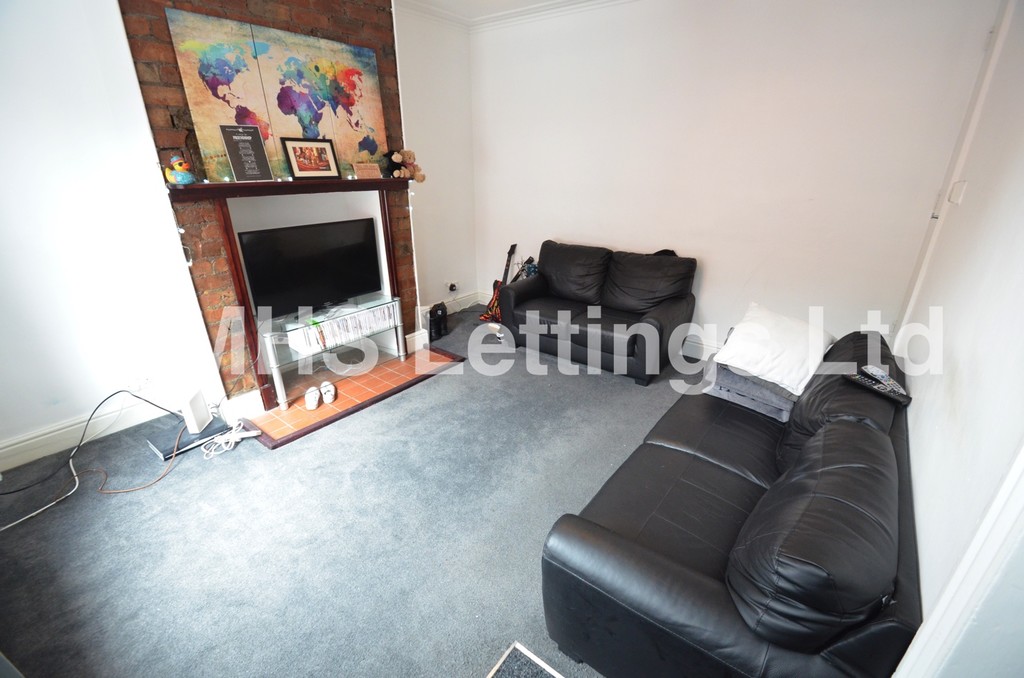 Photo of 2 Bedroom Mid Terraced House in 20 Harold Street, Leeds, LS6 1PL