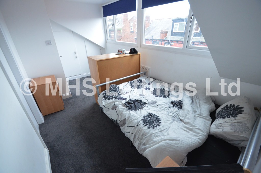 Photo of 2 Bedroom Mid Terraced House in 20 Harold Street, Leeds, LS6 1PL