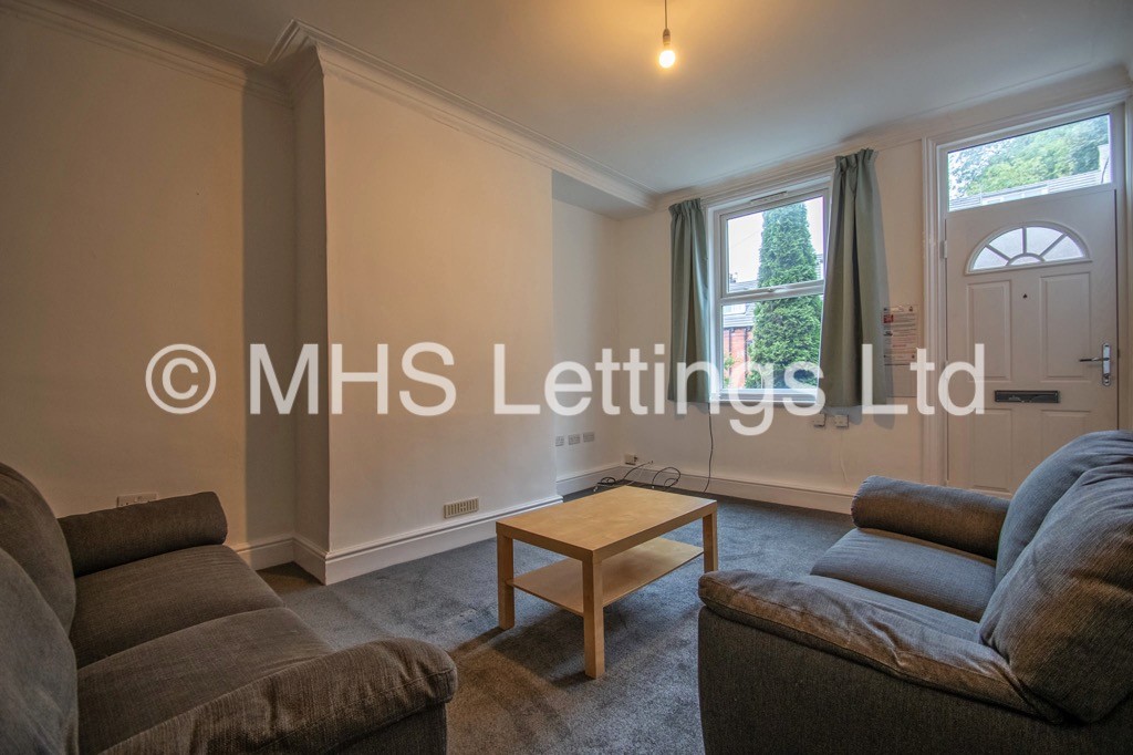 Photo of 2 Bedroom Mid Terraced House in 14 Wharfedale Grove, Leeds, LS7 2LQ