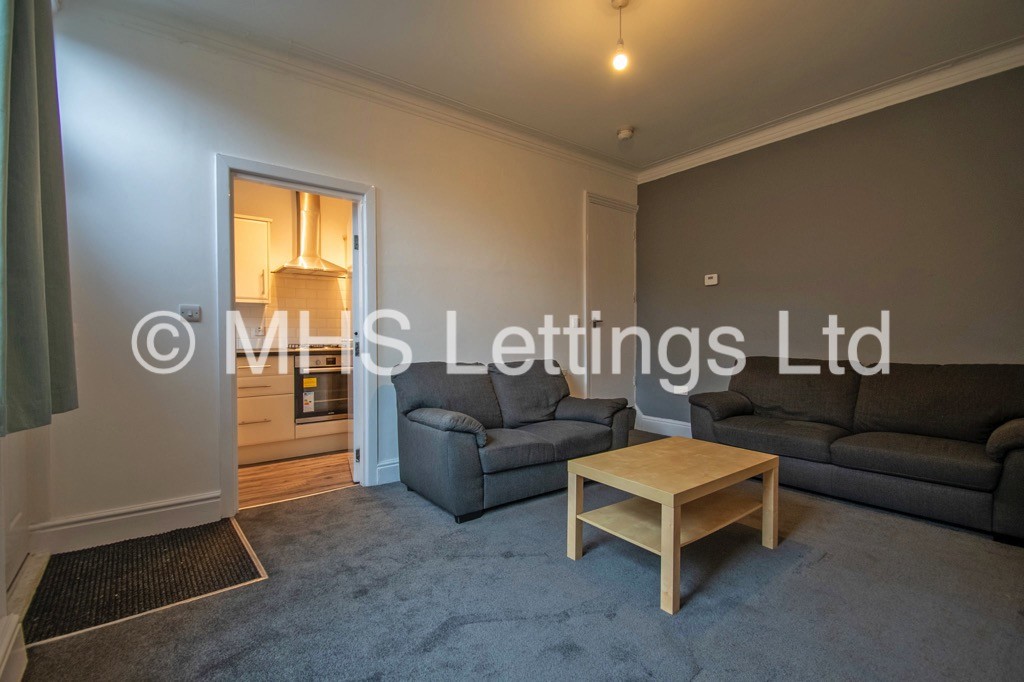 Photo of 2 Bedroom Mid Terraced House in 14 Wharfedale Grove, Leeds, LS7 2LQ