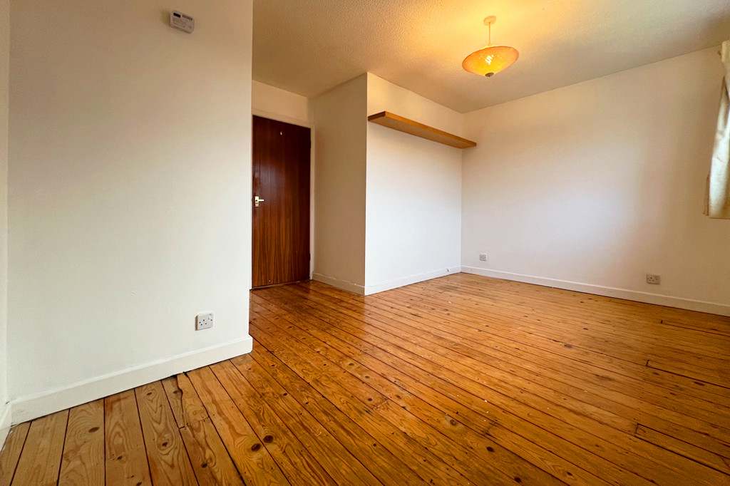 Photo of 2 Bedroom Mid Terraced House in 6 The Maltings, Leeds, LS6 1RX