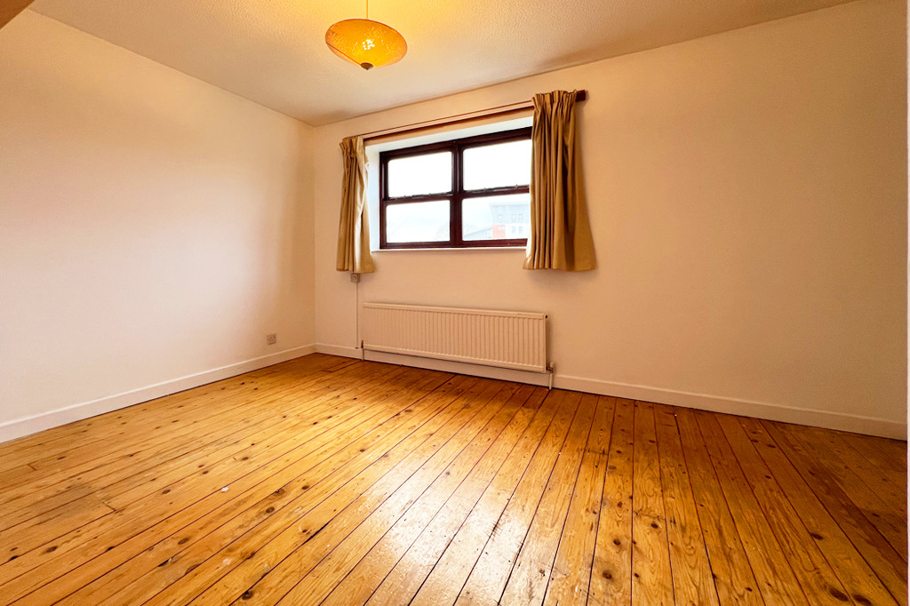 Photo of 2 Bedroom Mid Terraced House in 6 The Maltings, Leeds, LS6 1RX