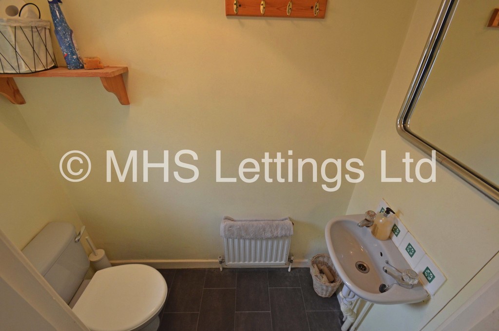 Photo of 2 Bedroom Mid Terraced House in 6 The Maltings, Leeds, LS6 1RX
