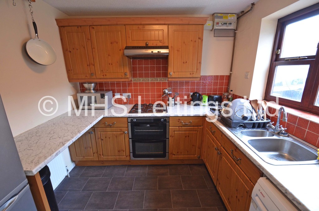 Photo of 2 Bedroom Mid Terraced House in 6 The Maltings, Leeds, LS6 1RX