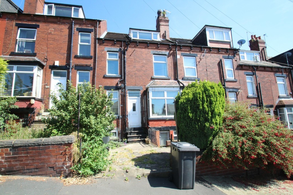 Photo of 3 Bedroom Mid Terraced House in 50 Woodside Place, Leeds, LS4 2QU