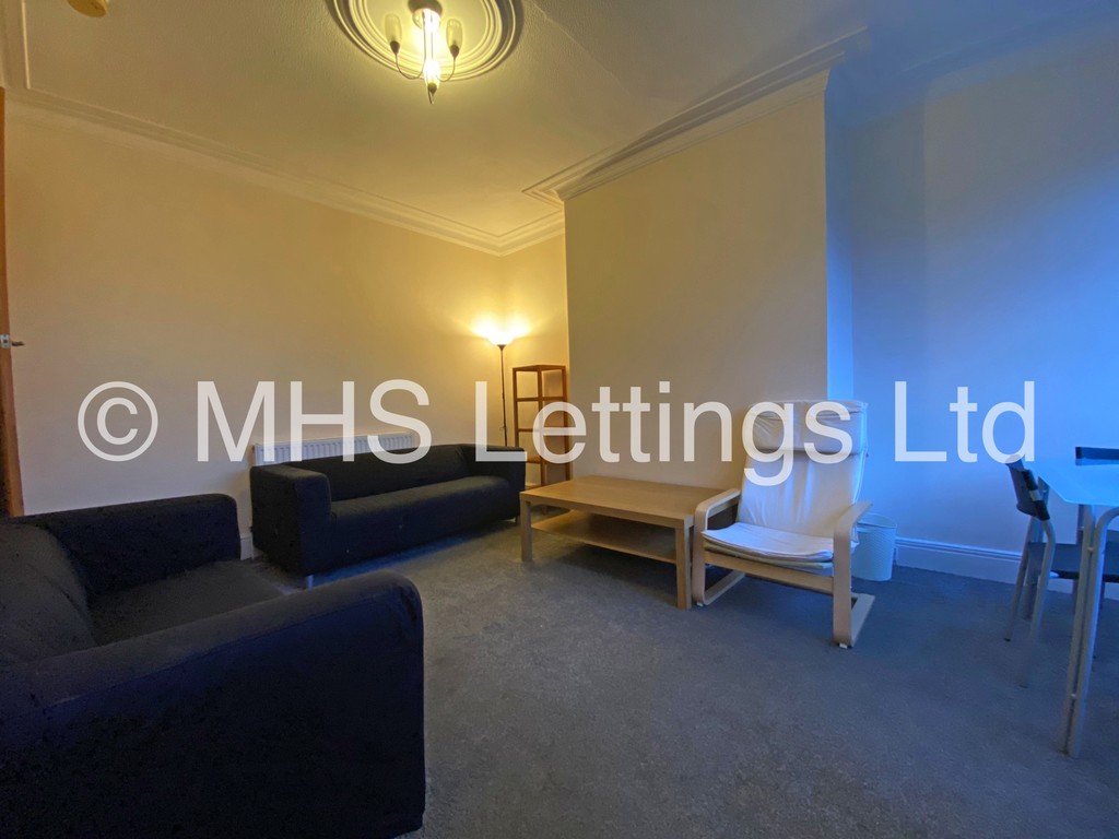 Photo of 3 Bedroom Mid Terraced House in 50 Woodside Place, Leeds, LS4 2QU